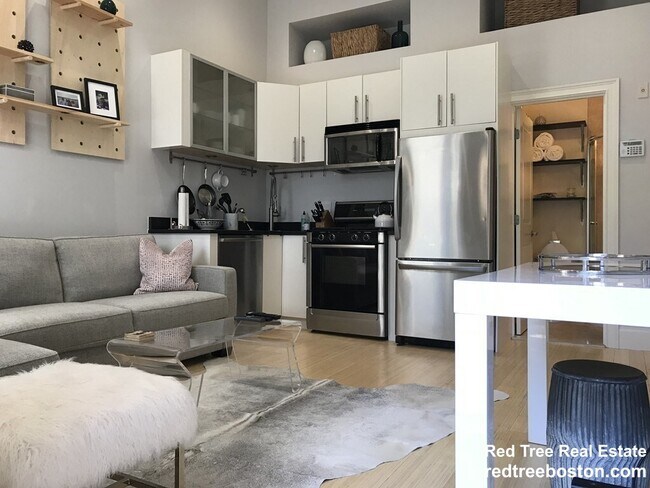 Building Photo - 290 Columbus Ave