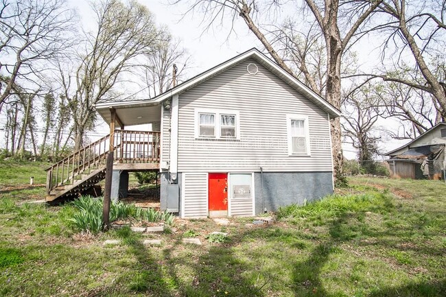 Building Photo - 5804 Old Rutledge Pike