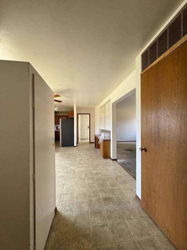 Building Photo - Spacious Home Near Hospital