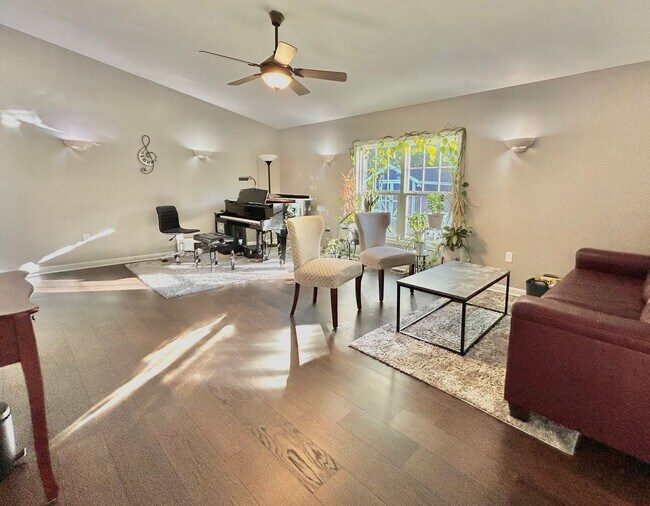 Building Photo - Beautiful 3 bedroom-plus bonus room-2 bath for rent!