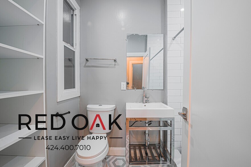 Building Photo - 681 Shatto Pl