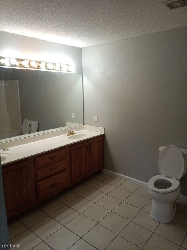 Building Photo - 1 br, 1 bath House - 1363 North Street