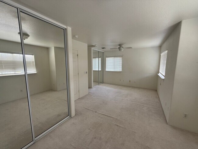 Building Photo - 4 Bedroom / 3 Bath House in The Islands Ga...