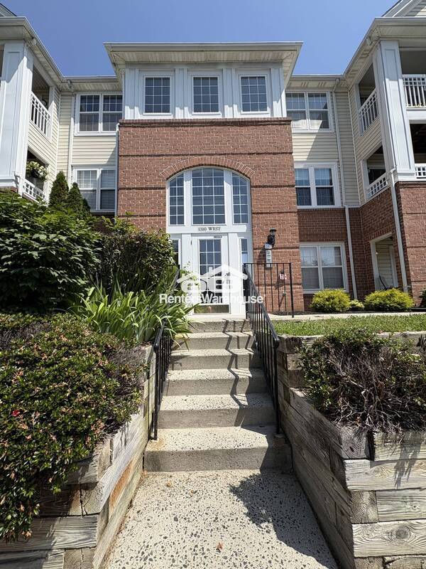 Primary Photo - 1310 Sheridan Pl