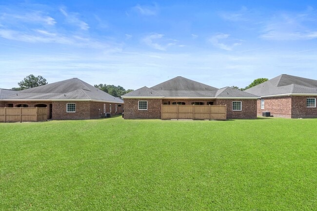 Building Photo - 102 Ledbury Cove