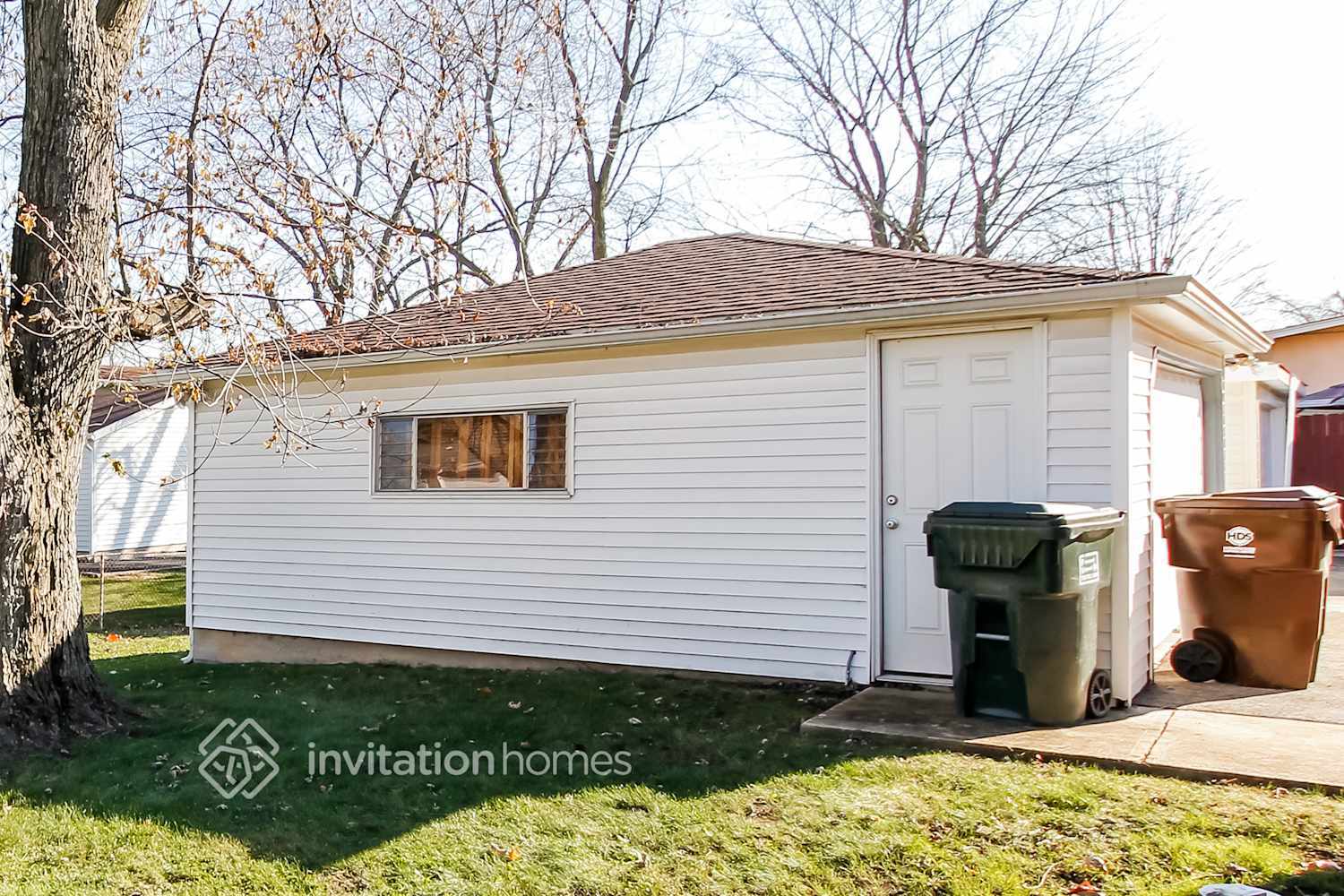 Building Photo - 423 N Park Dr