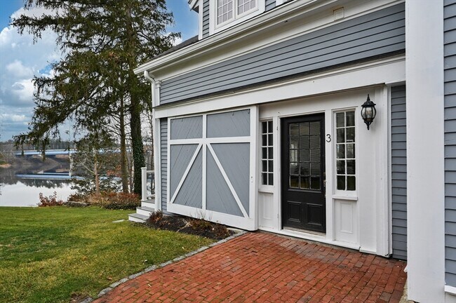 Building Photo - 1 Deer Island St