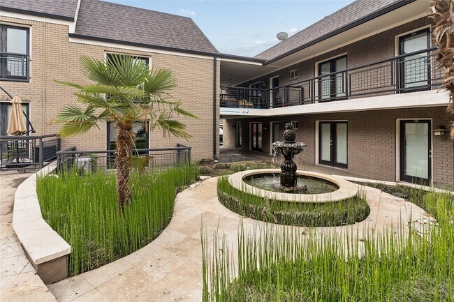 Building Photo - 10109 Regal Park Ln