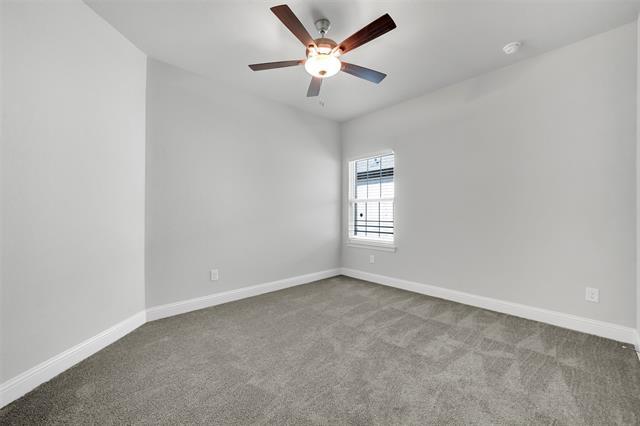 Building Photo - 260 Lakeside Dr