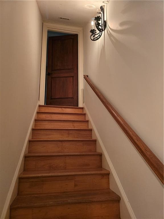 Building Photo - 205 Sutherland Dr