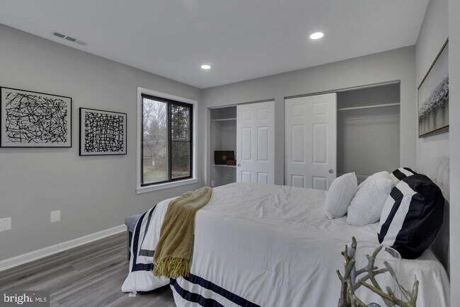 Building Photo - 10422 Woodbury Woods Ct
