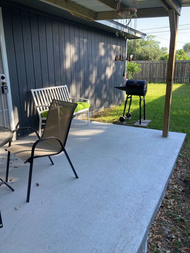 Building Photo - 11934 Hearn Rd