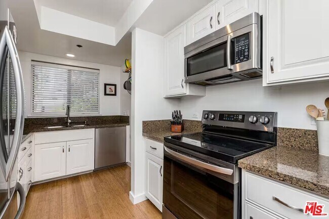 Building Photo - 2960 Neilson Wy