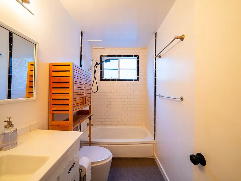 Building Photo - 4507 Finley Ave