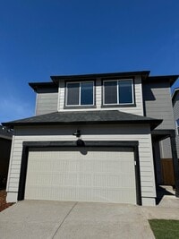 Building Photo - 4 bedroom 2.5 bathroom in Marcola Meadows!