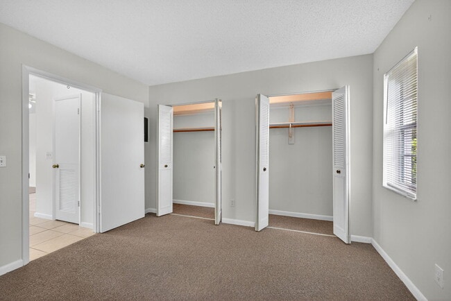 Building Photo - 8585 SE Church St