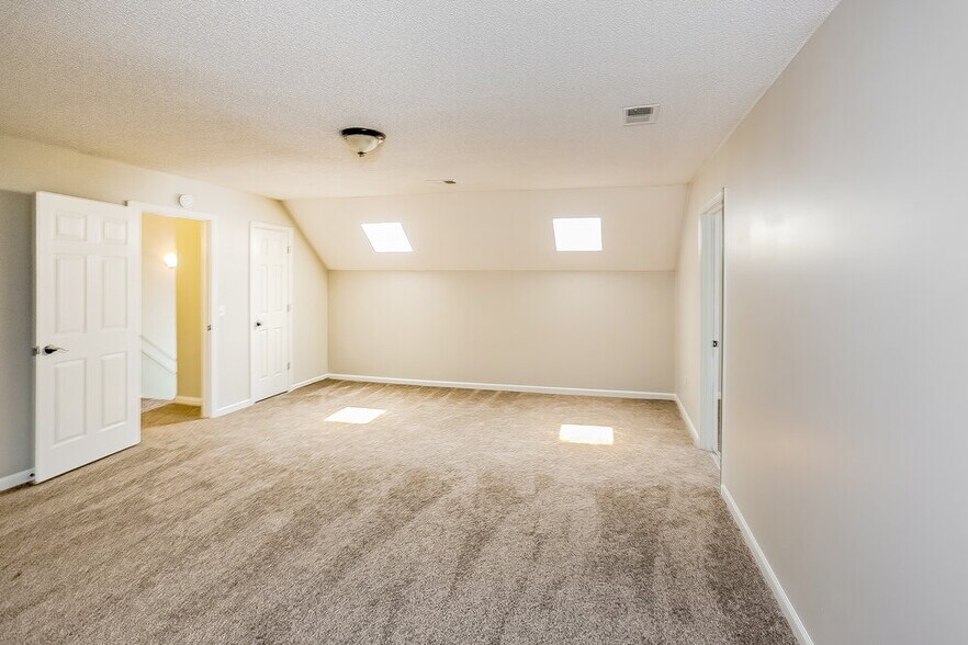 Building Photo - 4365 Barrymor Dr