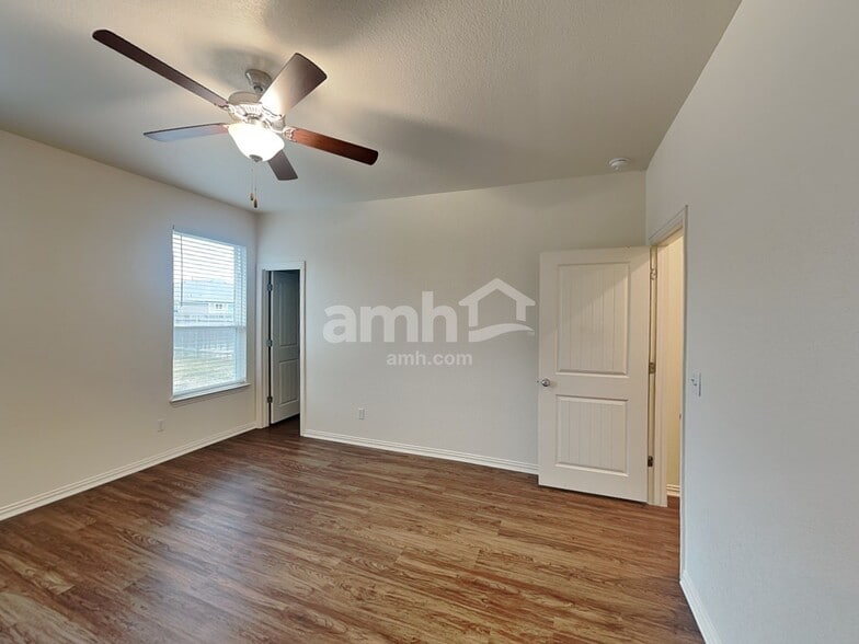 Building Photo - 2718 Wolfcreek