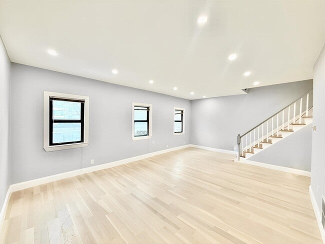 Building Photo - 15 Berwick St