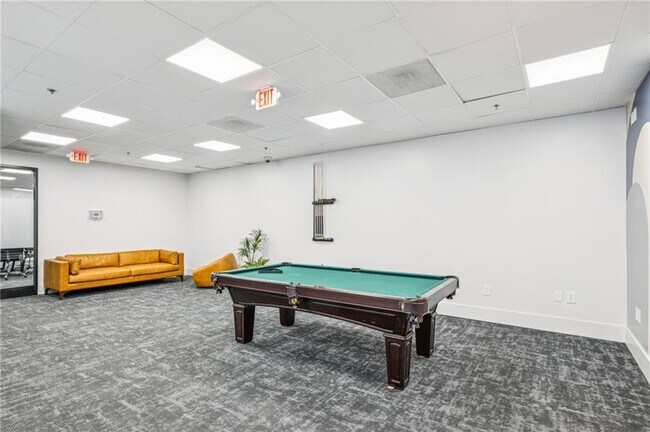 Building Photo - 620 Peachtree St NE