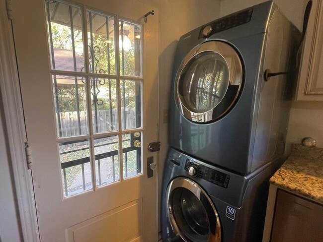 Building Photo - 3320 Central Ave