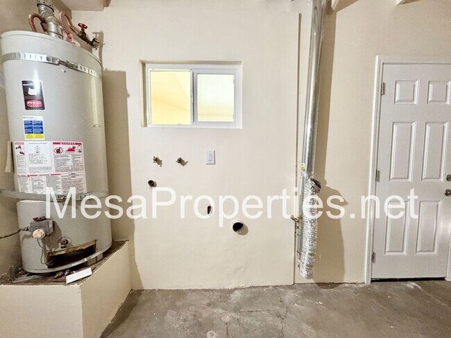 Building Photo - 16149 Orange St