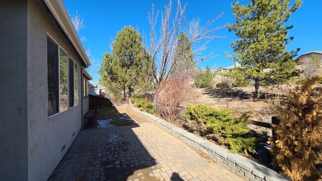 Building Photo - Single Story Sommerset Home!