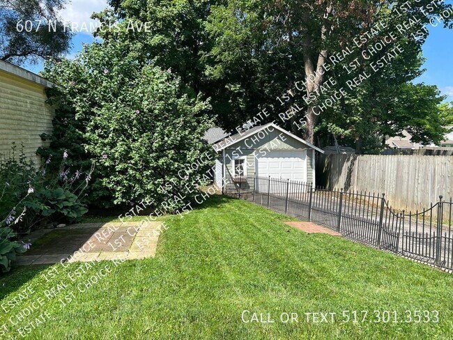 Building Photo - Charming 3-BDR 2-BTH House w/ Garage & Bas...