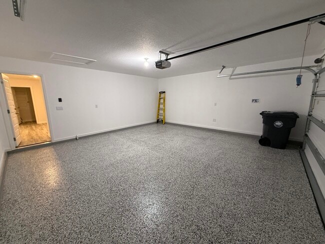 Building Photo - 225 Gray Owl Dr