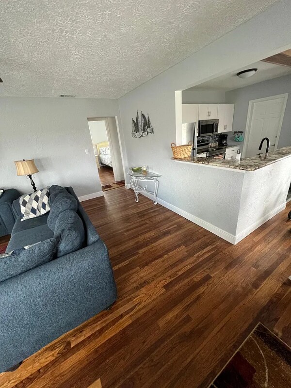 Building Photo - 420 Ribault Ave