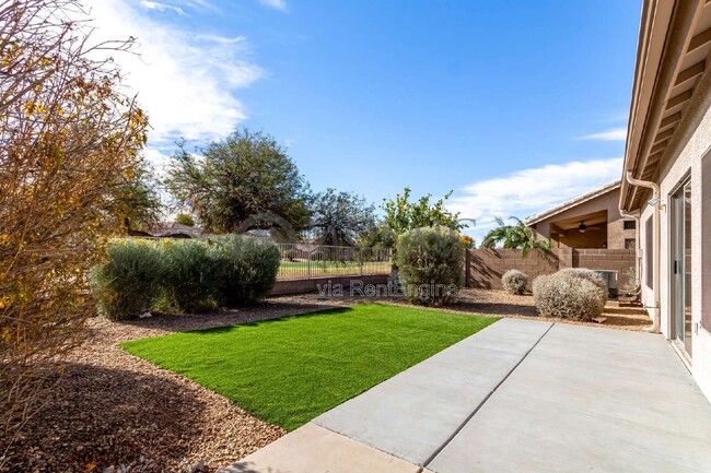 Building Photo - 1567 E Black Diamond Dr