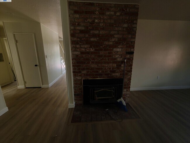 Building Photo - 1829 Rosetree Ct