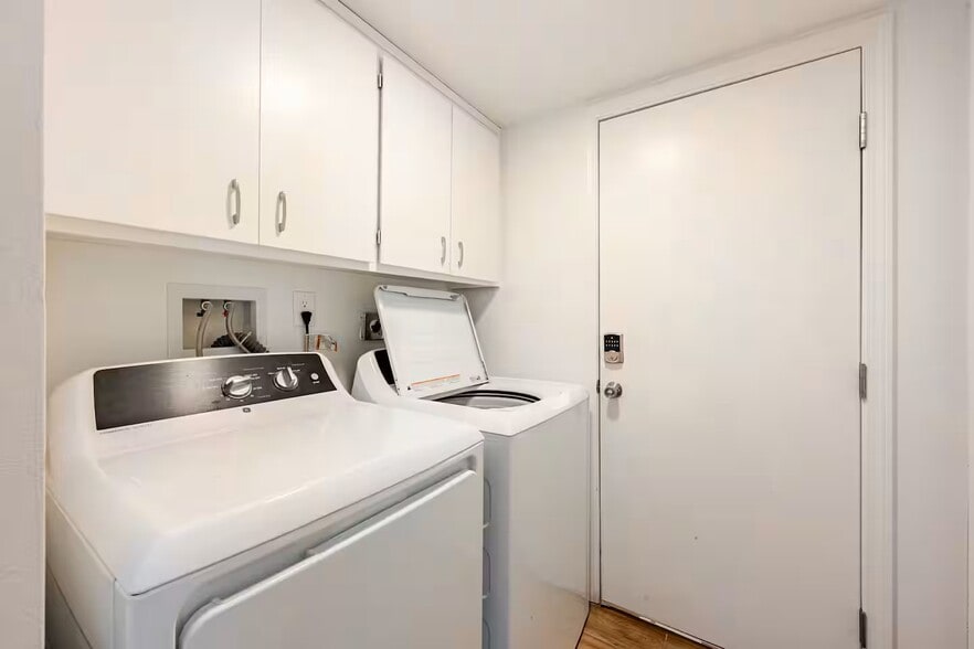 In Unit Laundry - 1104 E Campus Dr