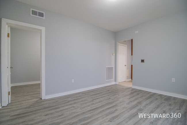 Building Photo - 1141 S Francisco Ave
