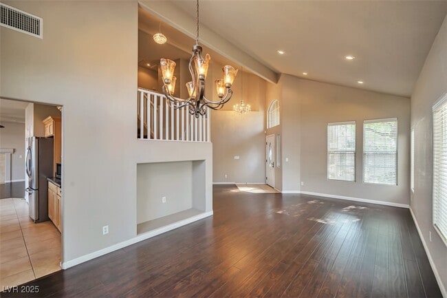 Building Photo - 1740 Flores Ln