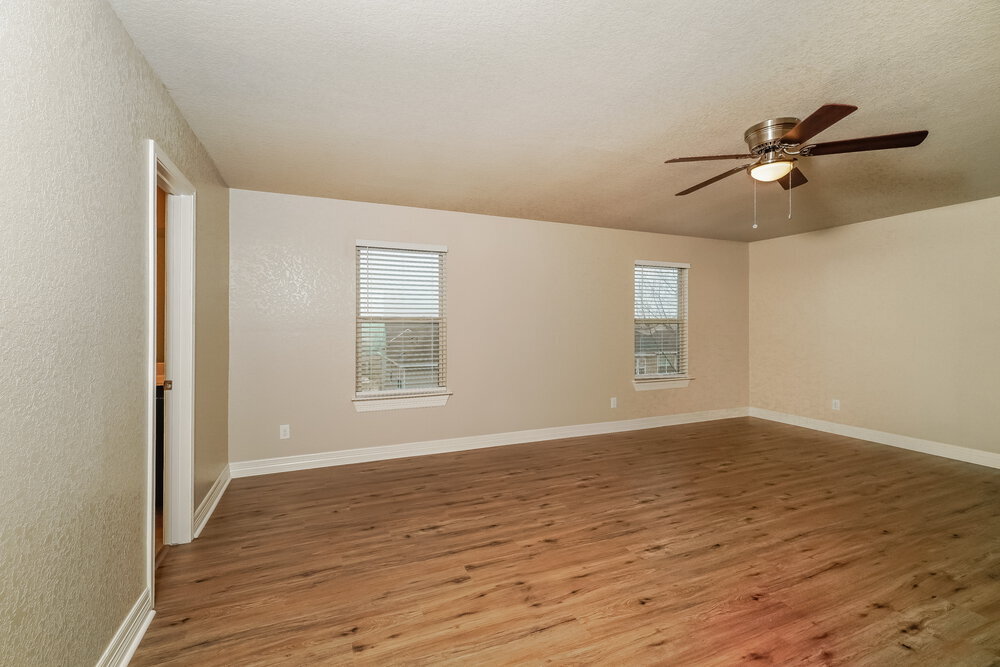 Building Photo - 640 Community Dr