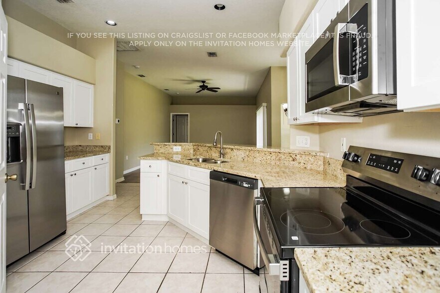 Building Photo - 6138 36th Ln E