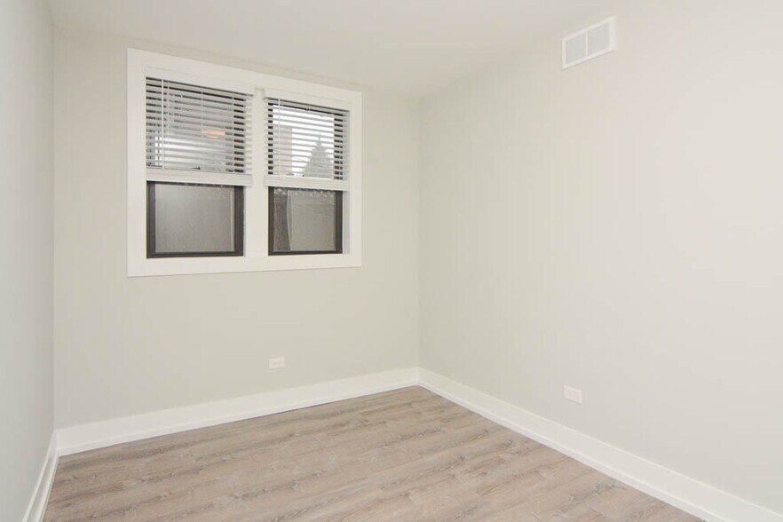 Building Photo - 1128 Maple Ave