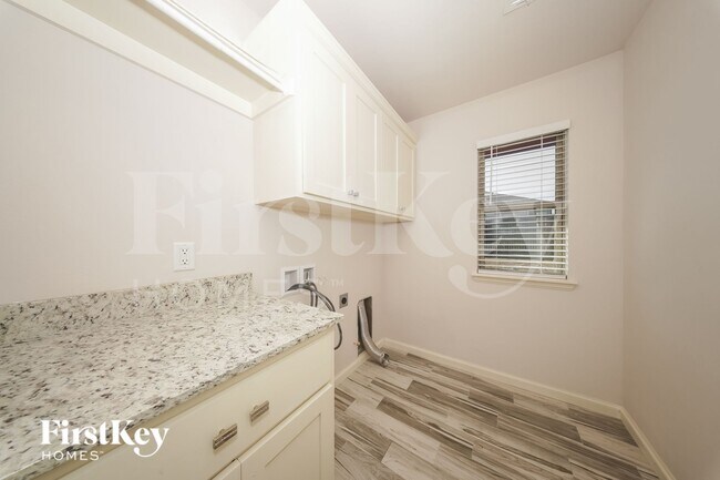 Building Photo - 4409 Hunterfield Ave