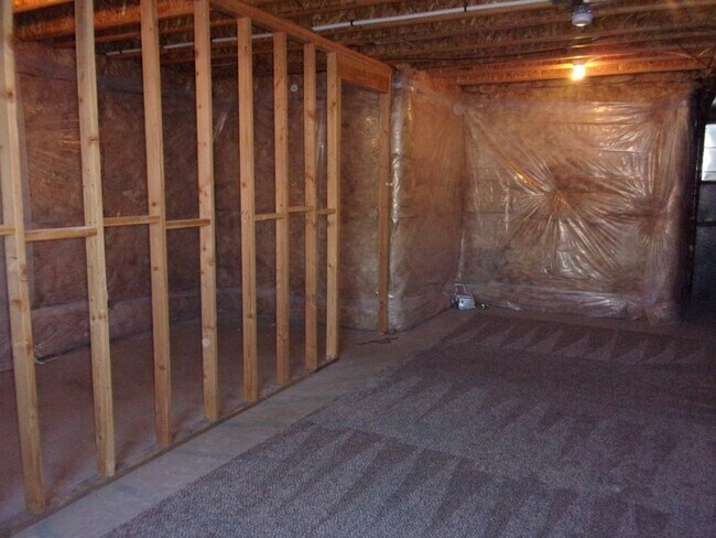 Building Photo - 371 E 2200 S