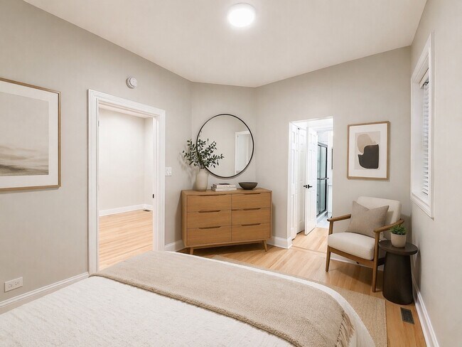 Building Photo - 1014 W George St