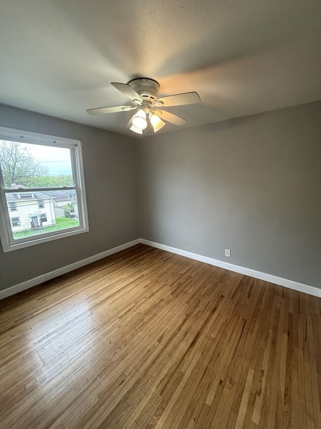 Building Photo - 2 bedroom townhome with walk out basement for rent in Waterloo!