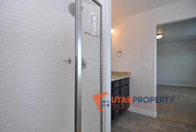 Building Photo - 11533 S Rk Cv