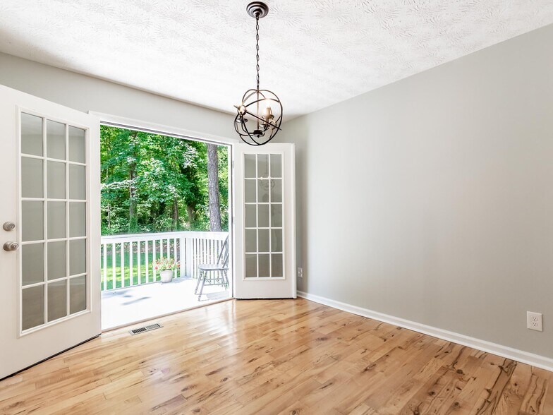 Building Photo - 4133 Thornwall Dr
