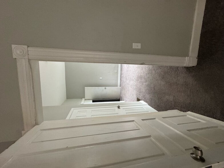 Building Photo - 241 N 4th St