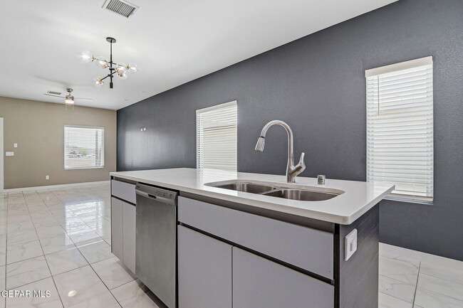 Building Photo - 125 Via Rojas Dr