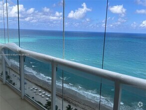 Building Photo - 2 bedroom in Hallandale FL 33009