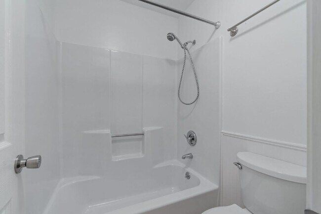 Building Photo - 502 Krest Dr