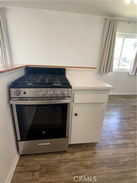 Building Photo - 616 15th St