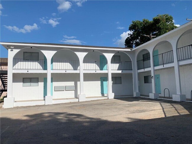 Building Photo - 2609 E Cesar Chavez St